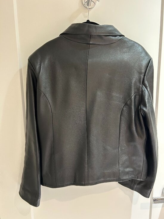Women leather jacket - Picture 2 of 3